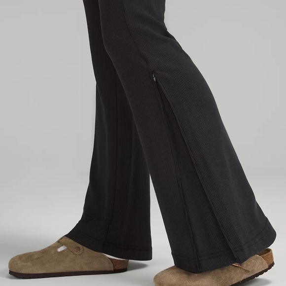 Lululemon Brushed Softstreme Ribbed Zip Flared Pant 32.5 size 14 - Picture 2 of 7